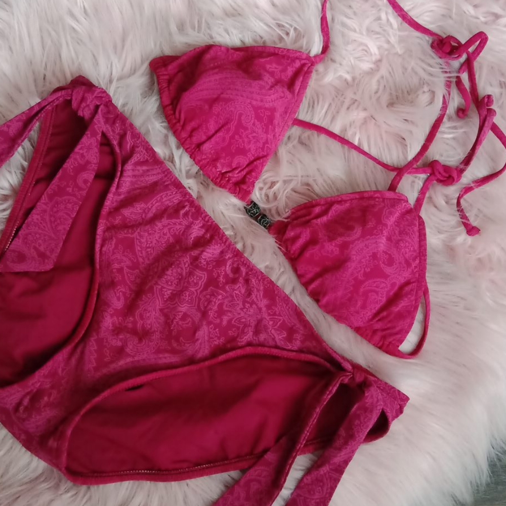 Bikini - Picture 11 of 12